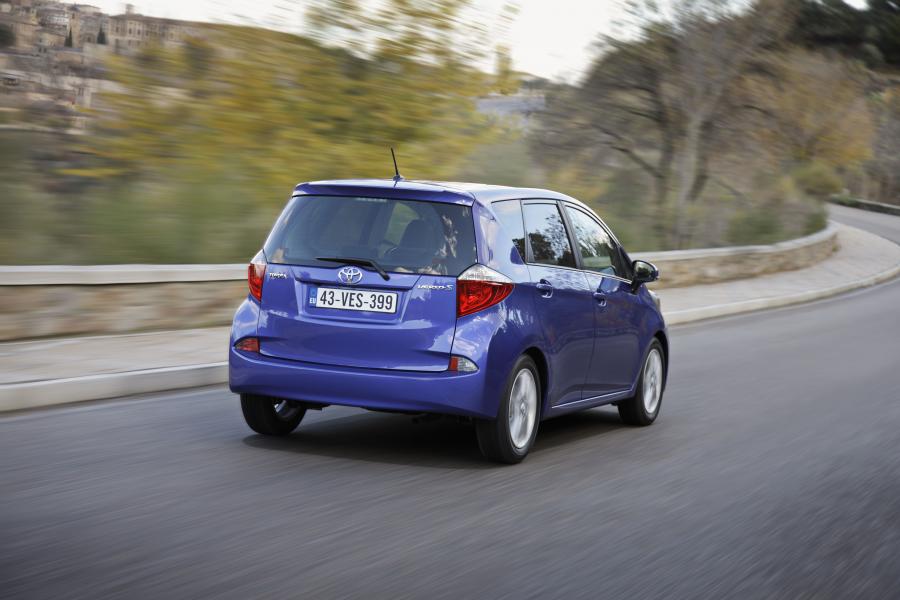  Toyota Verso-S 2010 года  (фото 97 из 109)